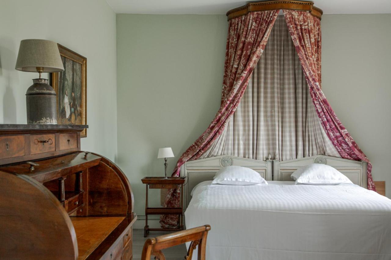 Domaine De La Trigaliere Villa Ambillou ภายนอก รูปภาพ