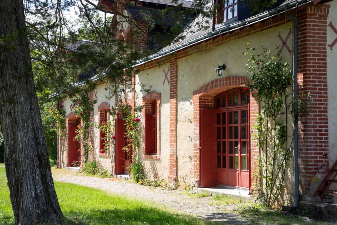 Domaine De La Trigaliere Villa Ambillou ภายนอก รูปภาพ