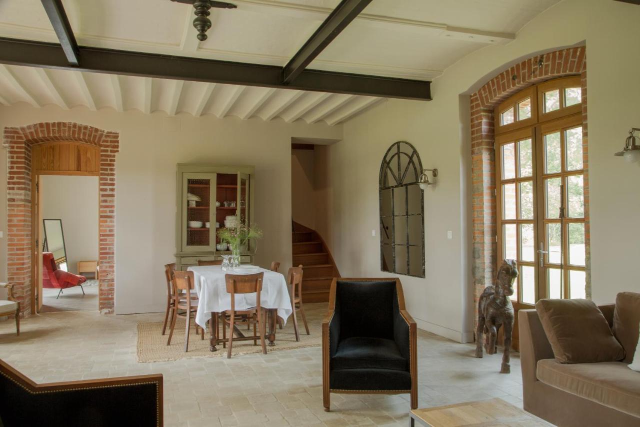 Domaine De La Trigaliere Villa Ambillou ภายนอก รูปภาพ
