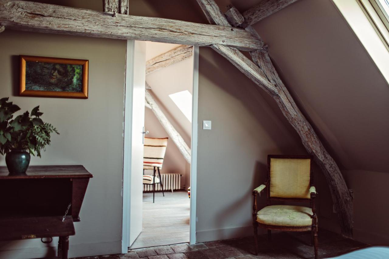Domaine De La Trigaliere Villa Ambillou ภายนอก รูปภาพ